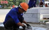 Hà Nội lát vỉa hè bằng đá tự nhiên